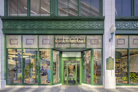 gucci stores near me.